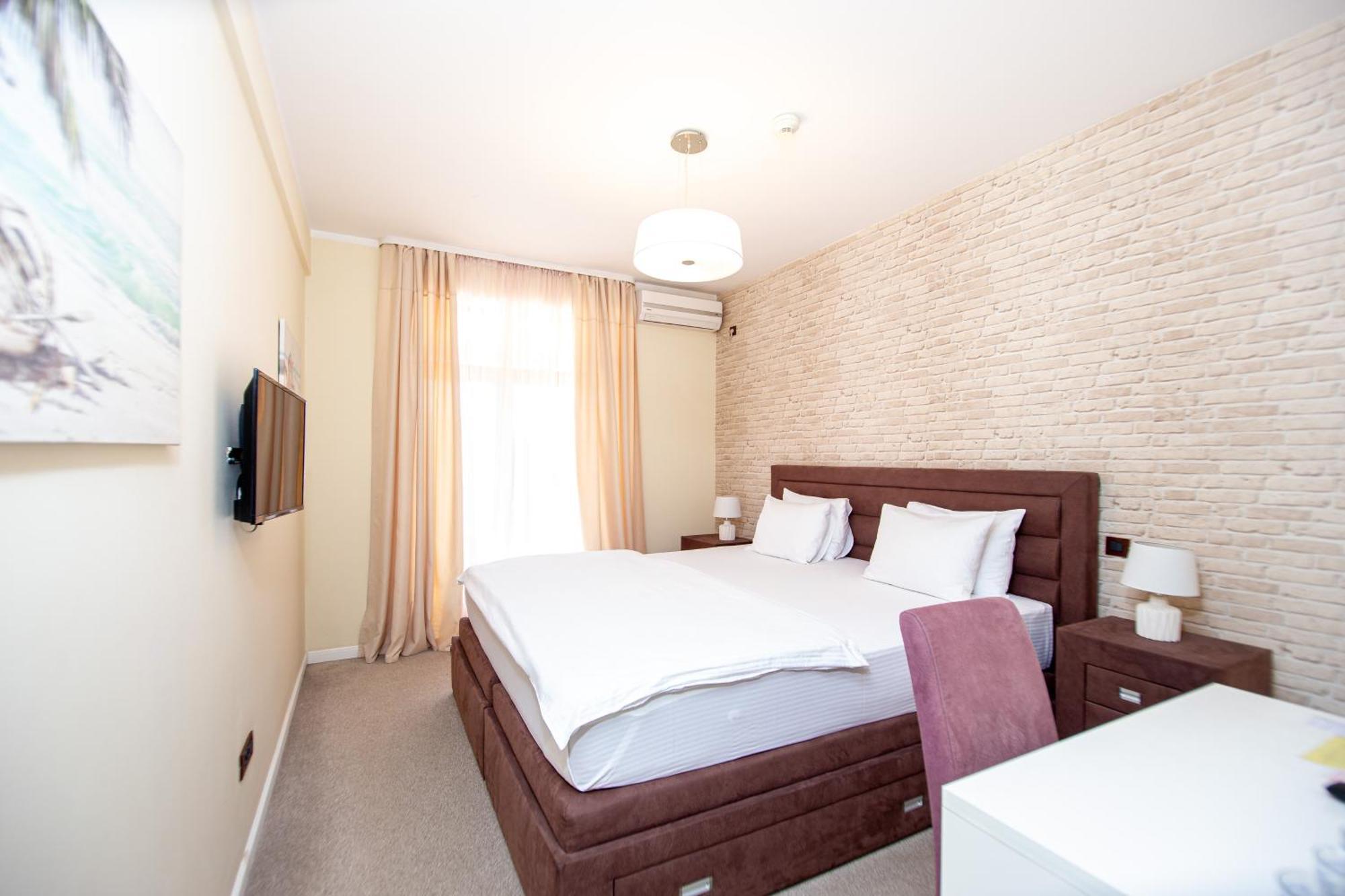 Opera Jaz Hotel