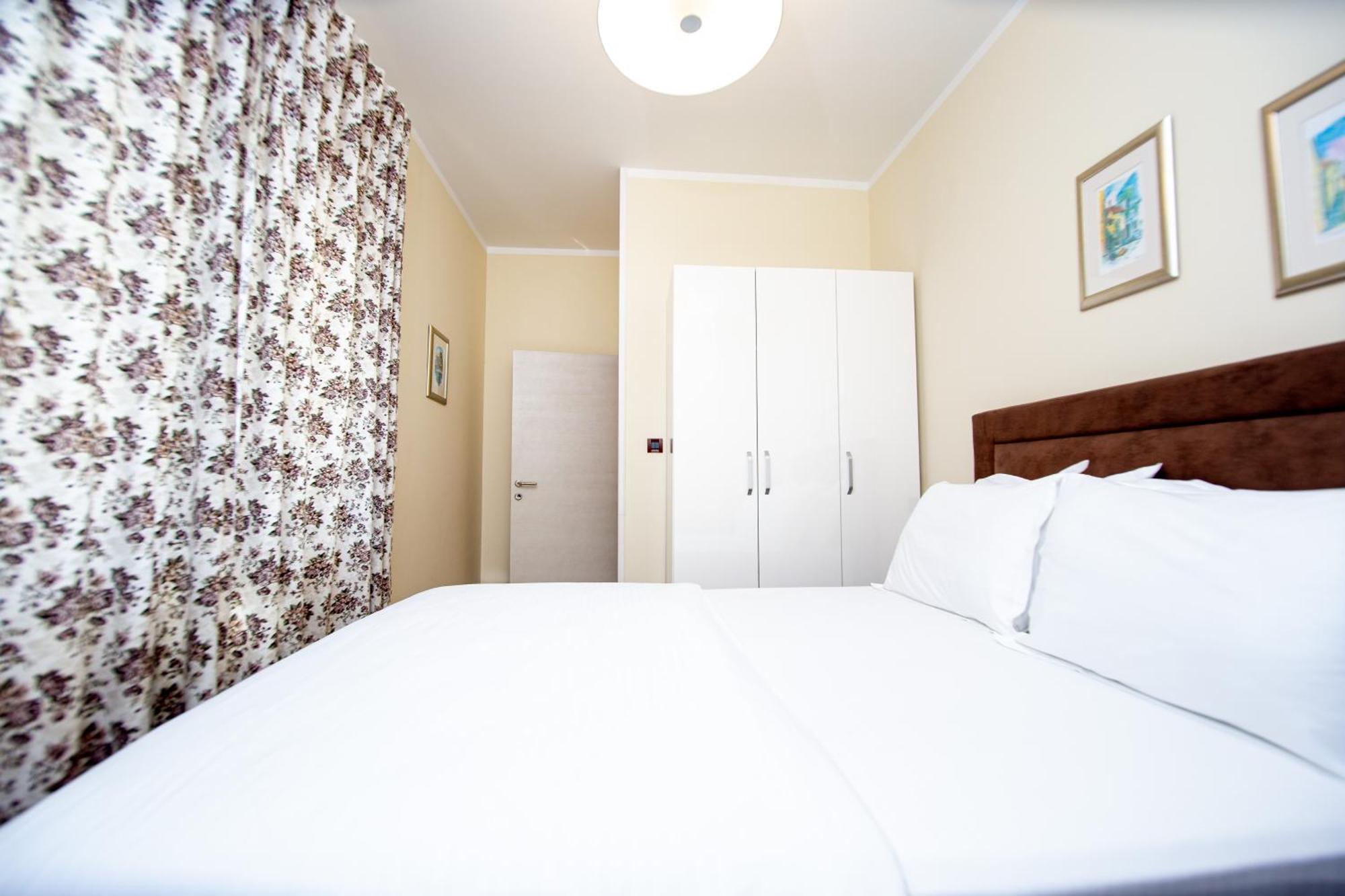 Hotel Opera Jaz 3*